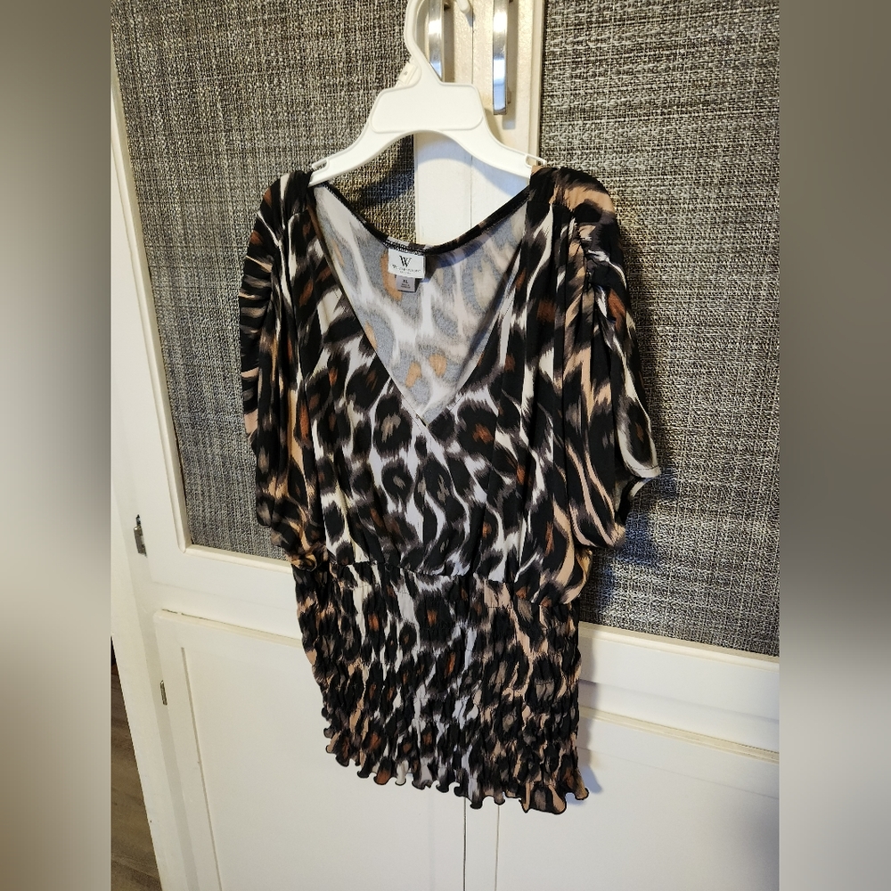 Beautiful tiger pattern v neck top